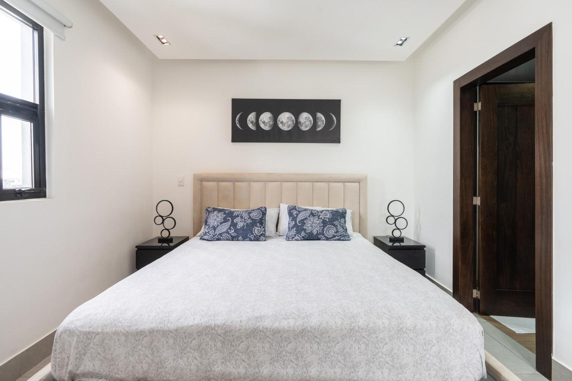 Modern Luxury Condo With Rooftop Pool & Gym سانتياغو دي لوس كاباليروس المظهر الخارجي الصورة