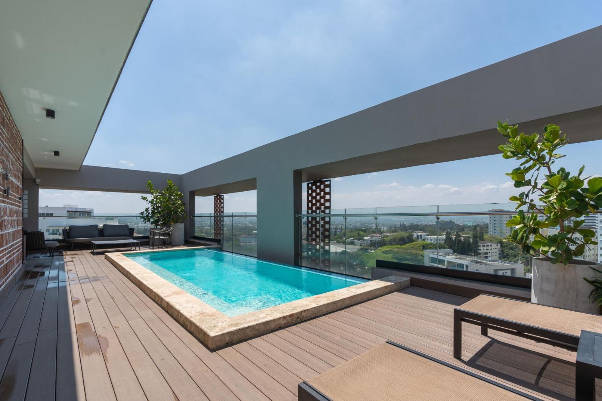 Modern Luxury Condo With Rooftop Pool & Gym سانتياغو دي لوس كاباليروس المظهر الخارجي الصورة
