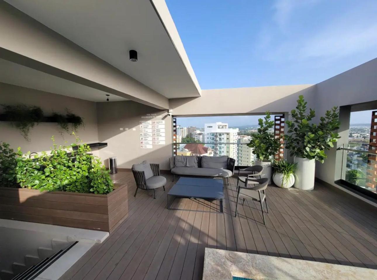 Modern Luxury Condo With Rooftop Pool & Gym سانتياغو دي لوس كاباليروس المظهر الخارجي الصورة